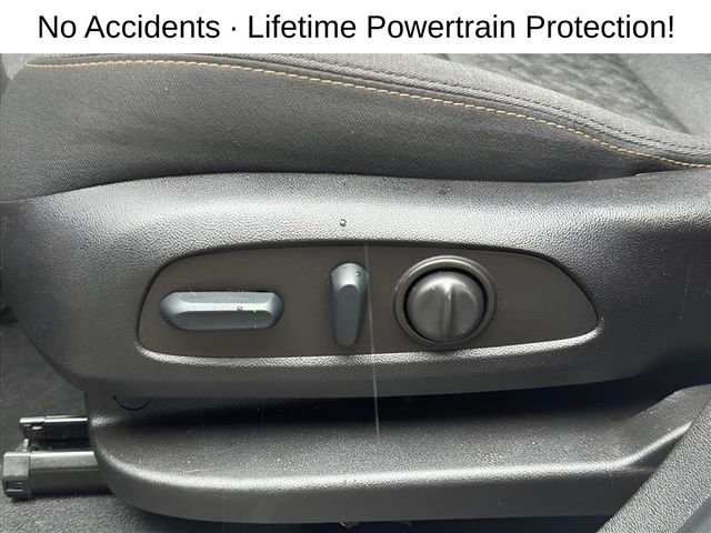 Used 2022 Chevrolet Equinox LT w/ Driver Convenience Package image 15