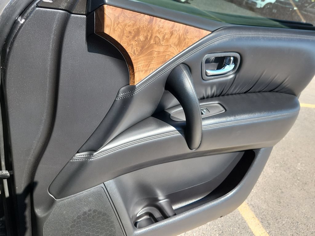 Used 2022 Nissan Armada SL w/ Captain's Chairs Package AWD/4WD image 13