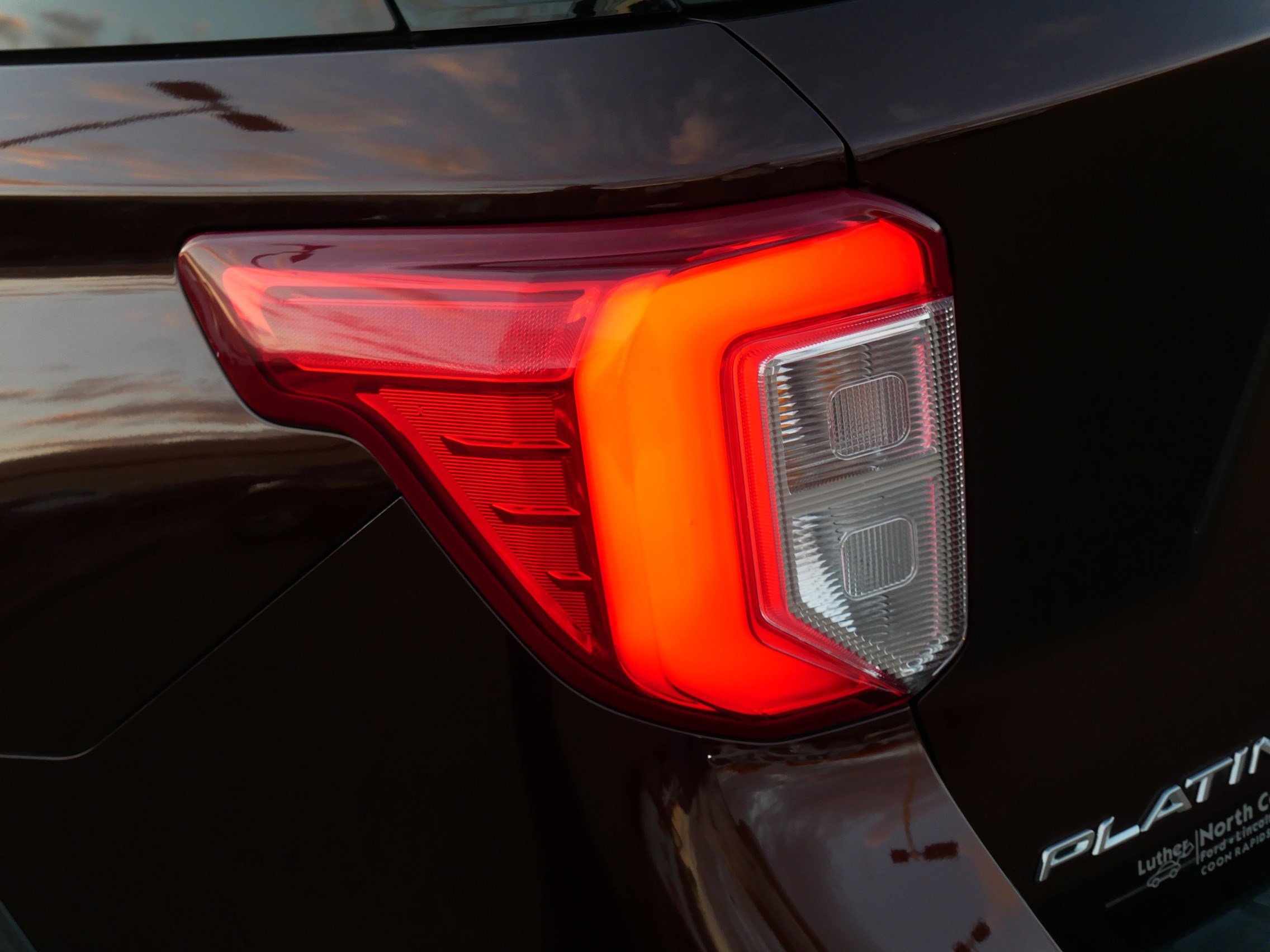 Certified 2020 Ford Explorer Platinum w/ Premium Technology Package image 17