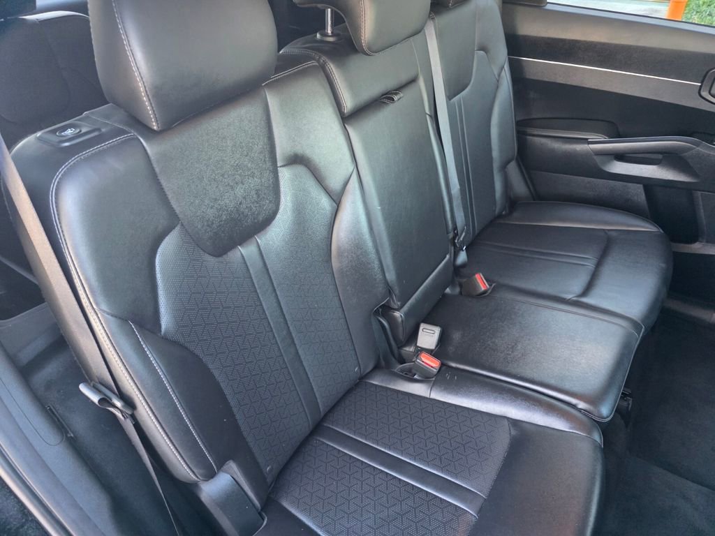 Used 2022 Kia Sorento S image 33