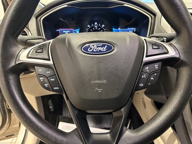 Used 2018 Ford Fusion SE image 9