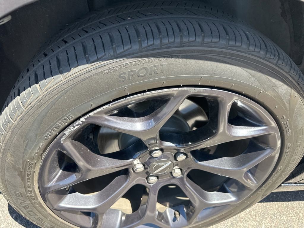 Used 2019 Chrysler 300 Touring w/ Sport Appearance Package RWD image 9