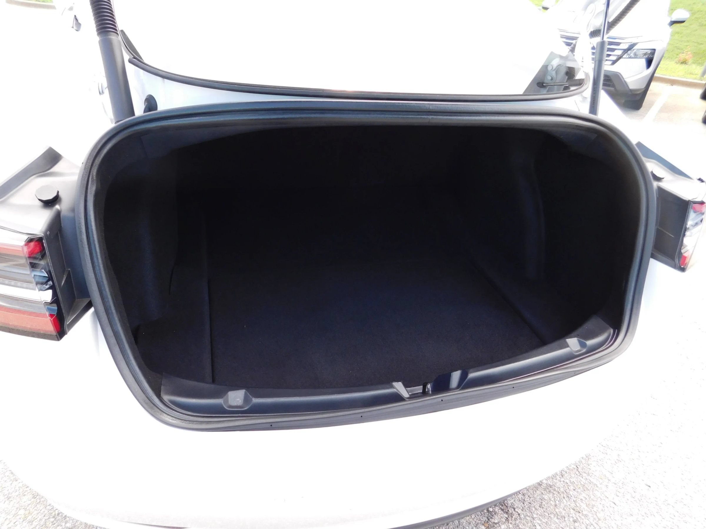 Used 2022 Tesla Model 3 Long Range AWD/4WD image 7