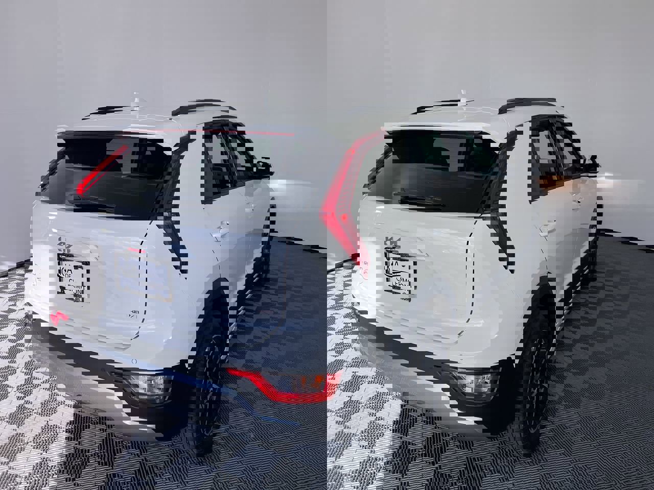 Certified 2023 Kia Niro EX image 3