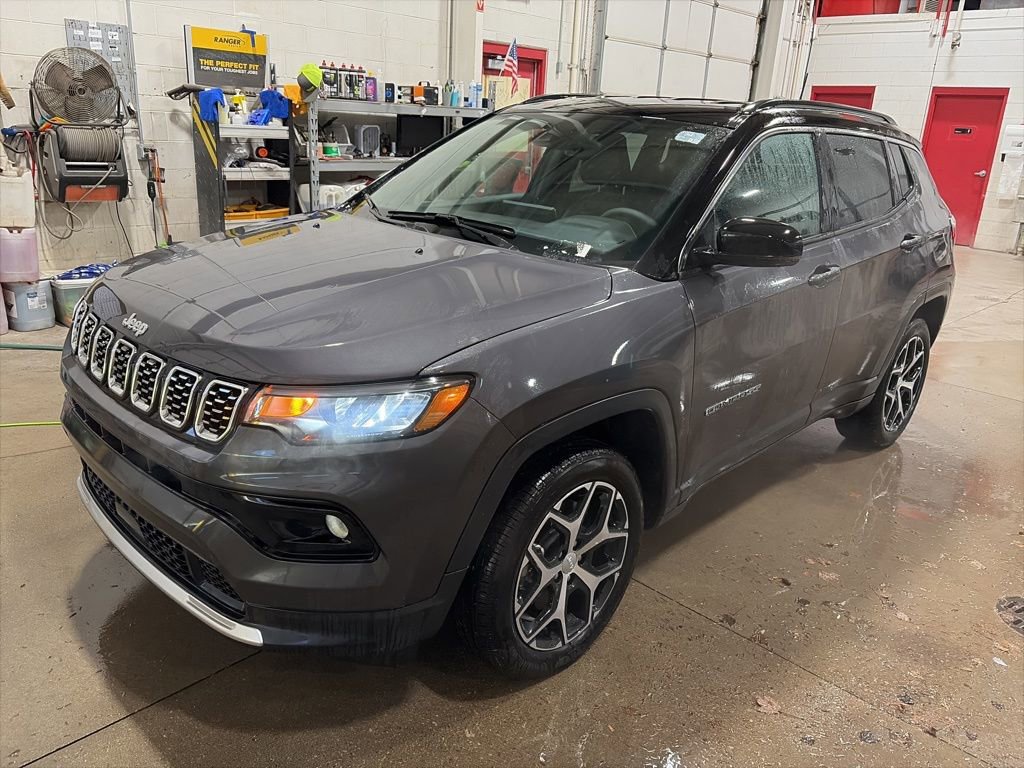 Used 2024 Jeep Compass Limited image 3