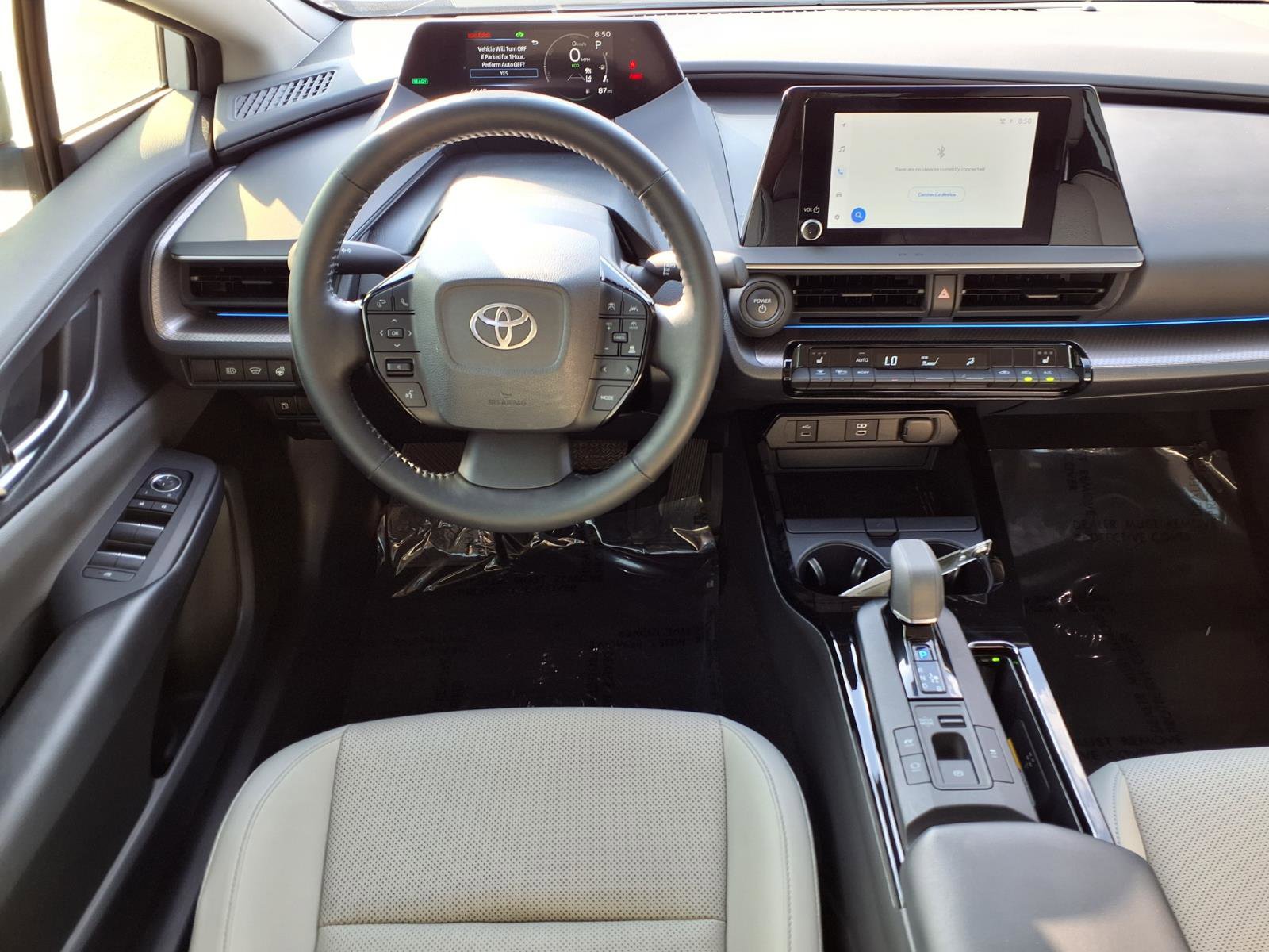 Used 2025 Toyota Prius XLE FWD image 2