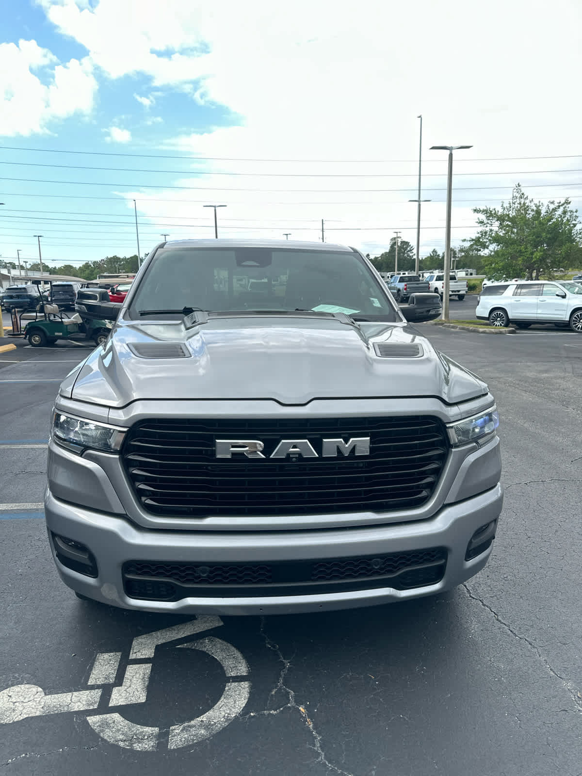 Used 2025 RAM 1500 Laramie w/ Advanced Safety Group II AWD/4WD image 8