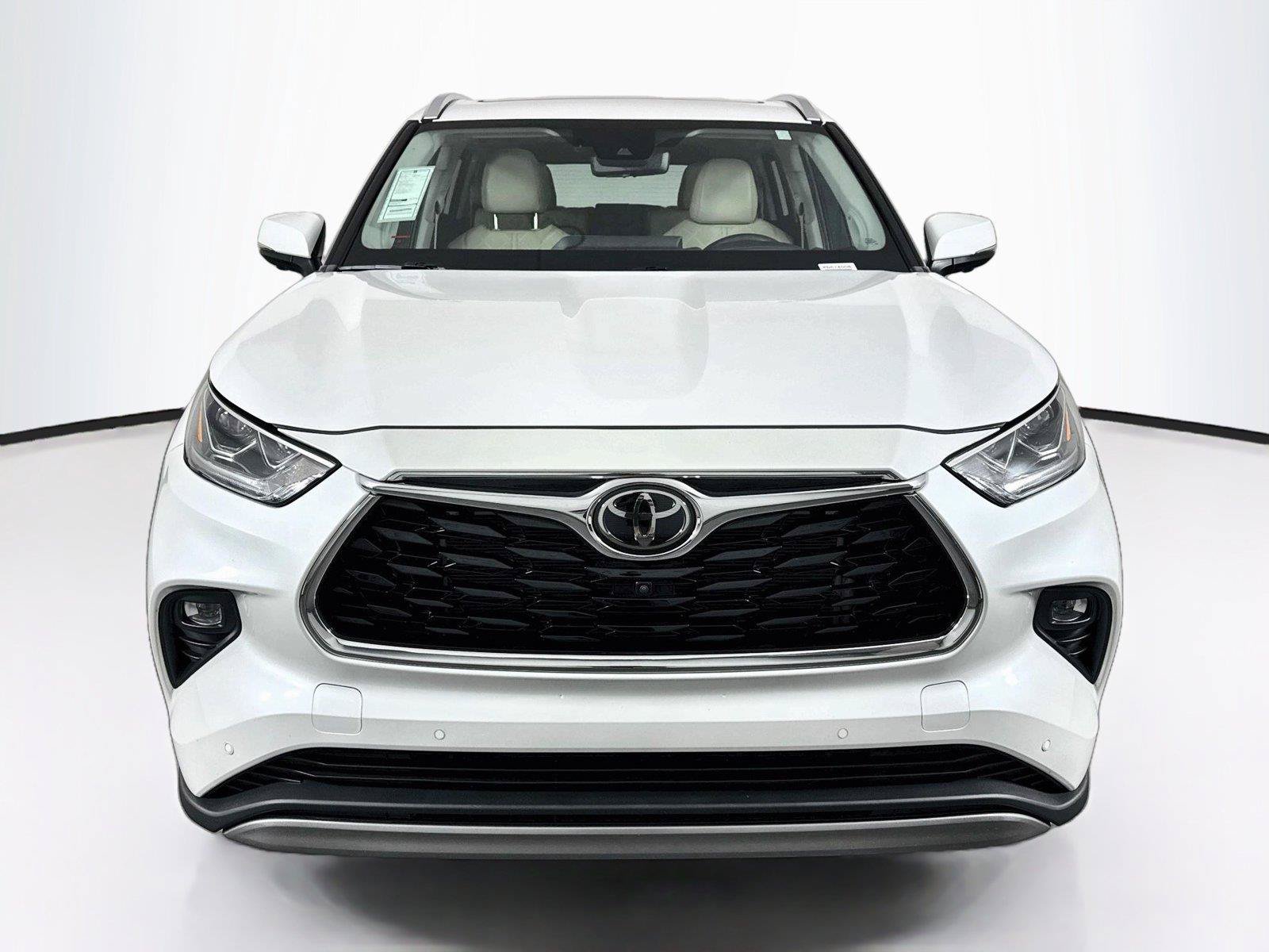 Used 2023 Toyota Highlander Platinum FWD image 10