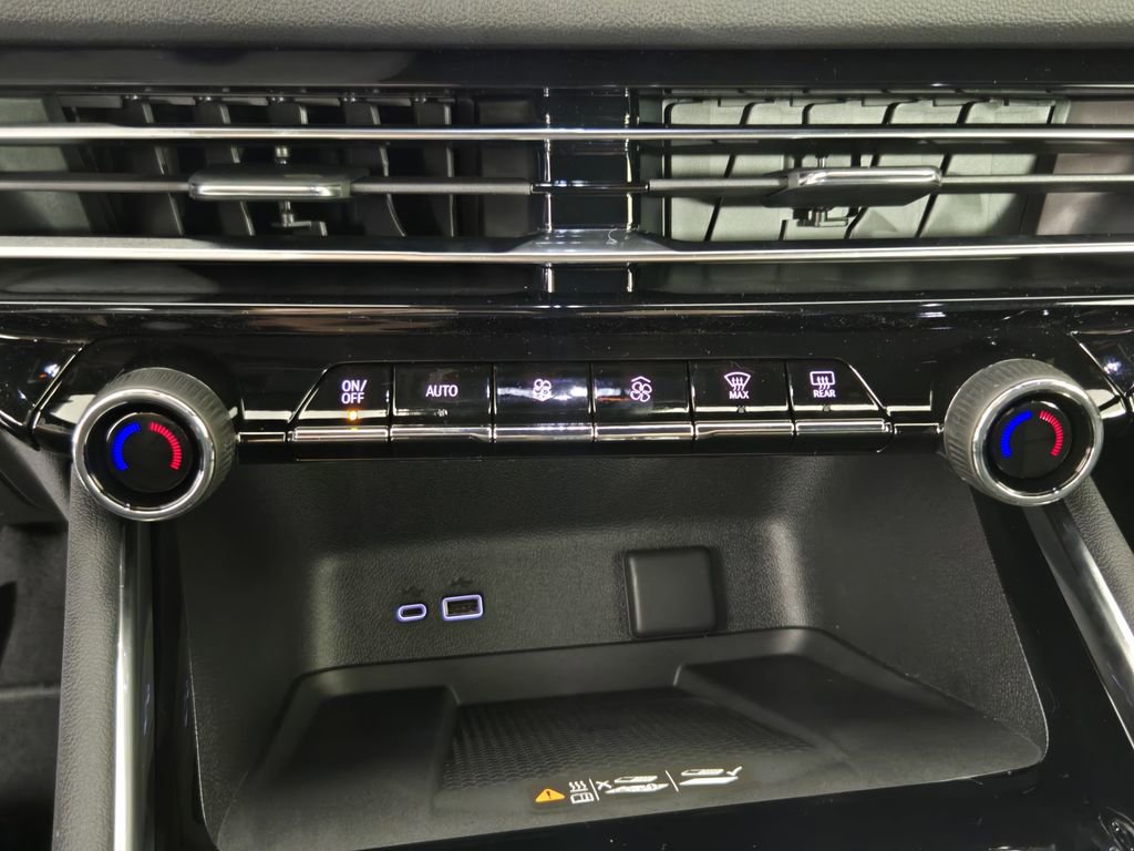 New 2026 Chevrolet Traverse RS FWD image 19
