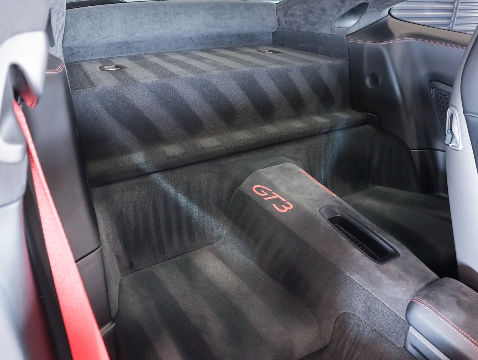 Used 2018 Porsche 911 GT3 RWD image 6