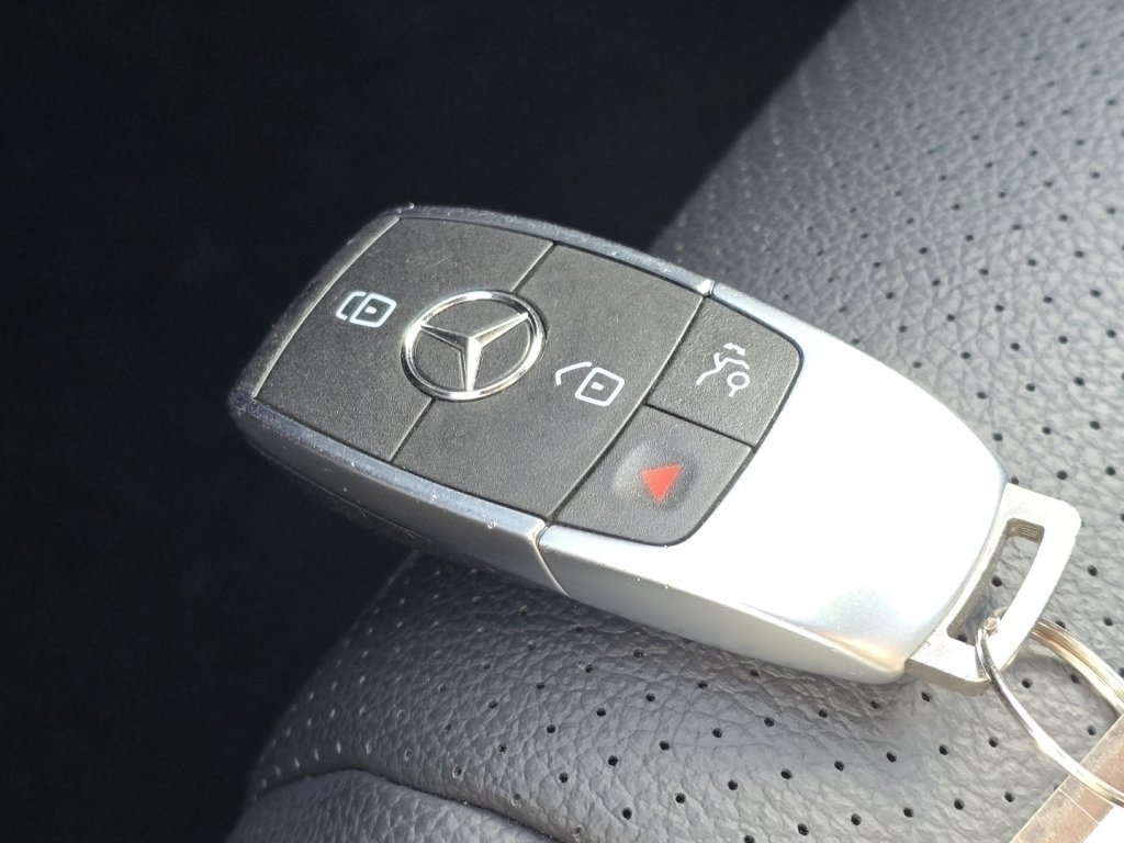 Used 2025 Mercedes-Benz GLS 450 4MATIC image 34