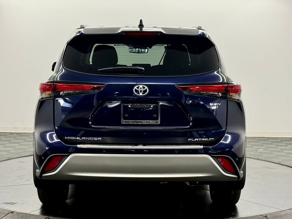 Used 2026 Toyota Highlander Platinum image 9