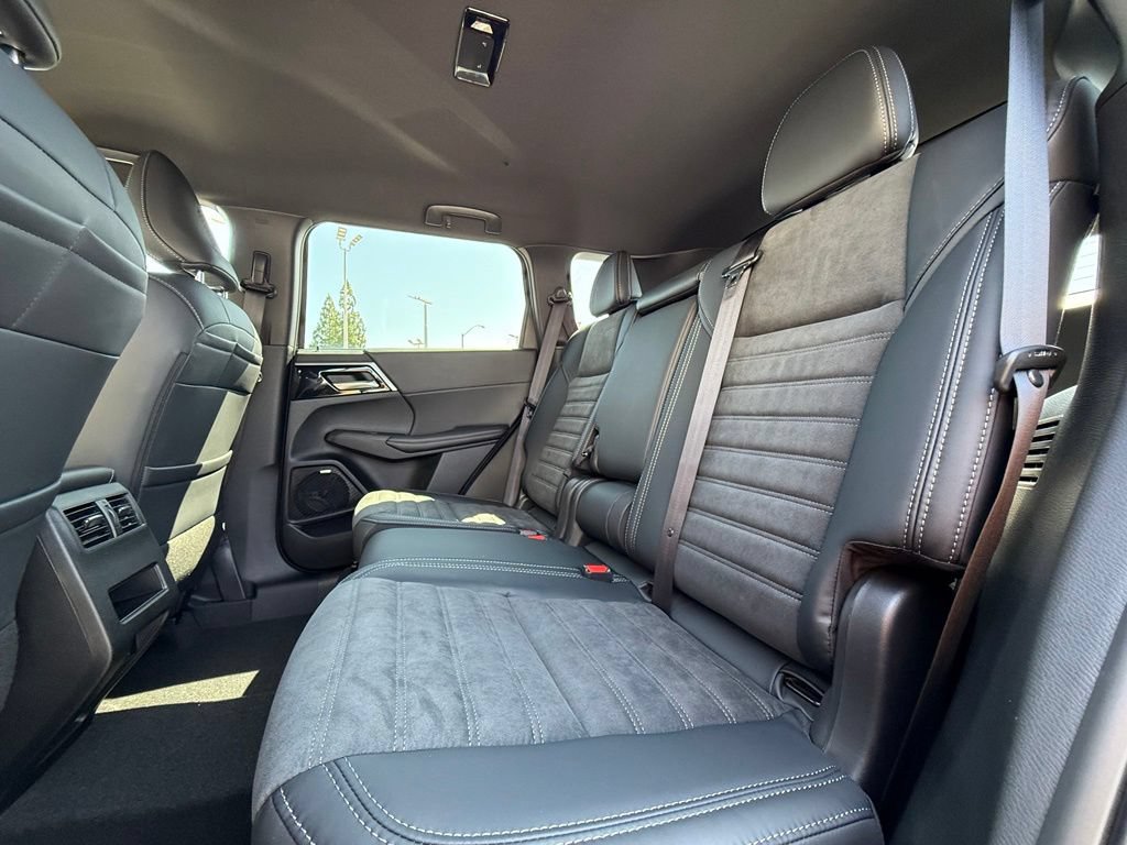 New 2026 Mitsubishi Outlander LE FWD image 39