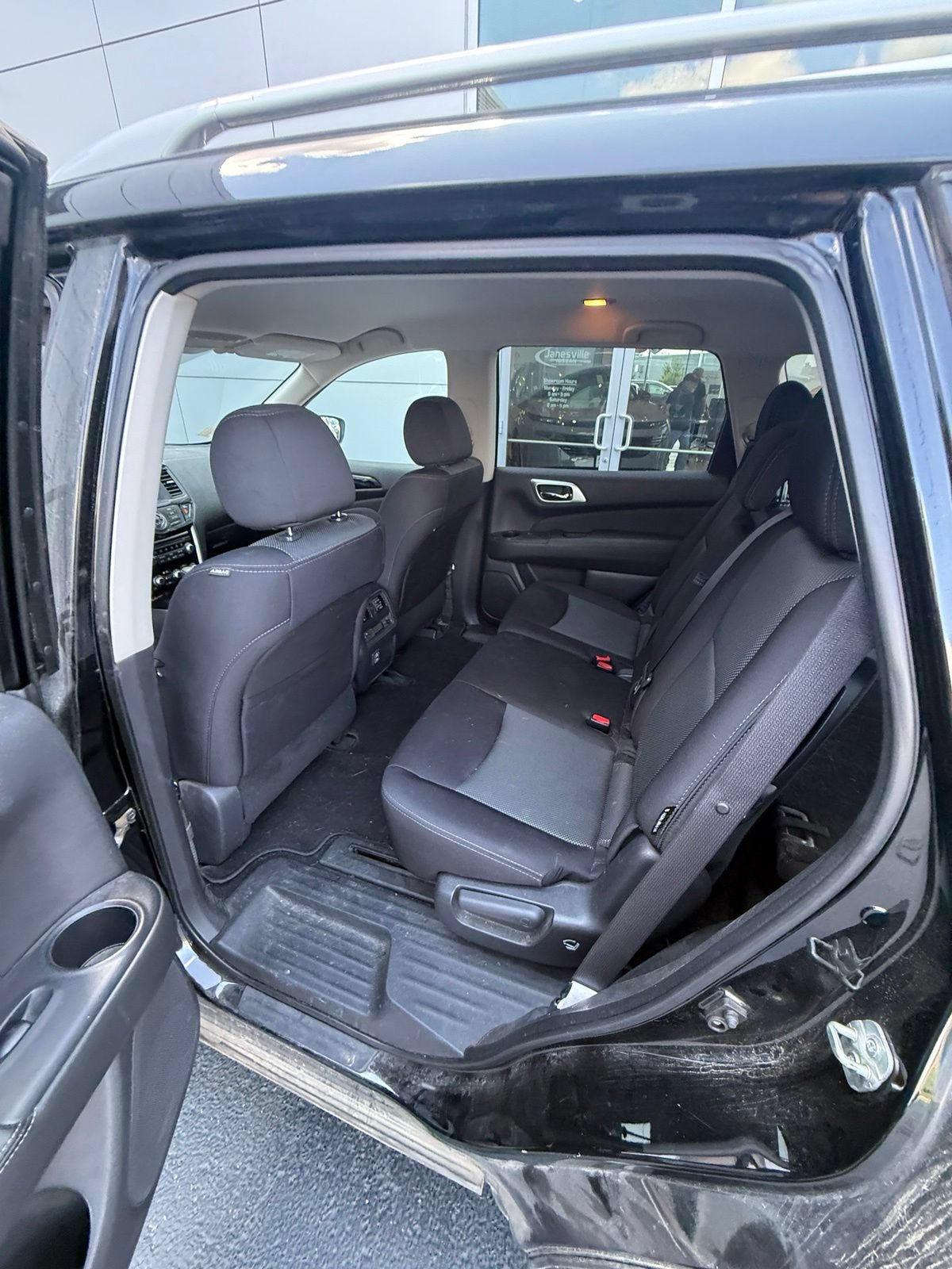 Used 2018 Nissan Pathfinder SV AWD/4WD image 9
