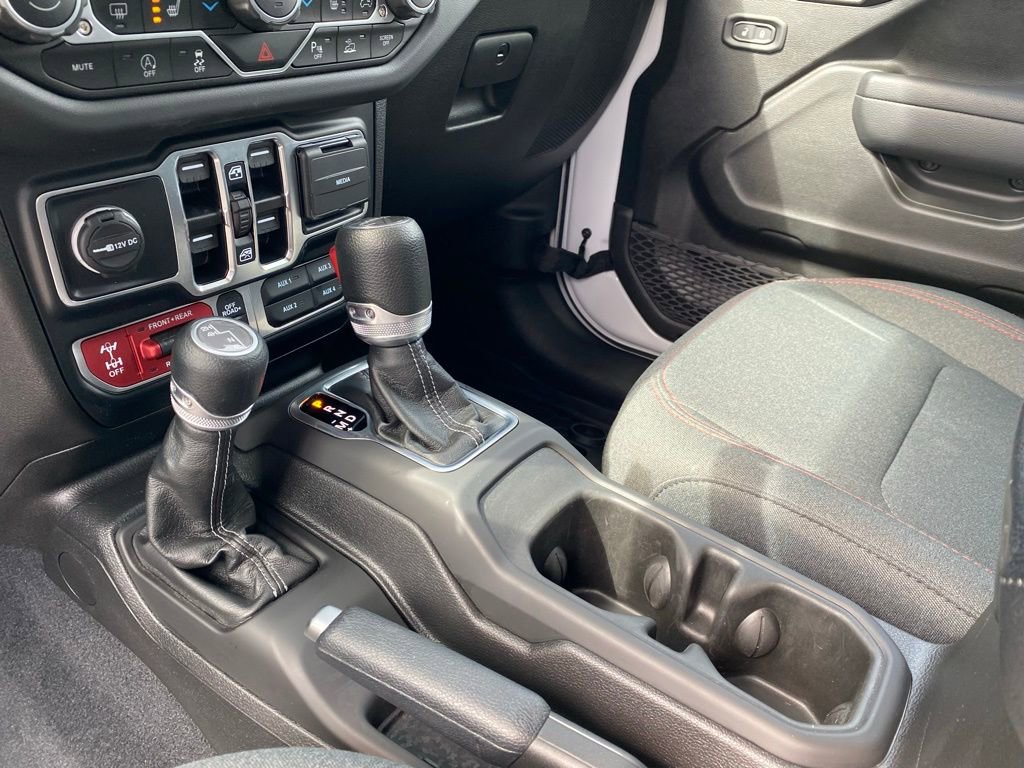 Used 2024 Jeep Gladiator Rubicon w/ Technology Group AWD/4WD image 13