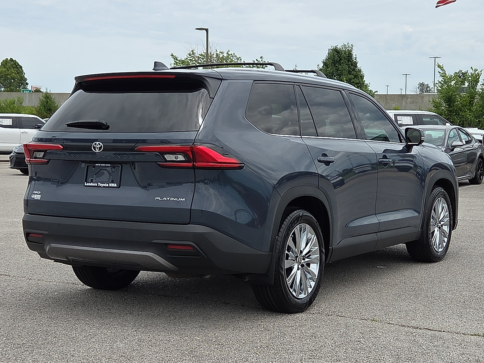 Used 2024 Toyota Grand Highlander AWD image 5
