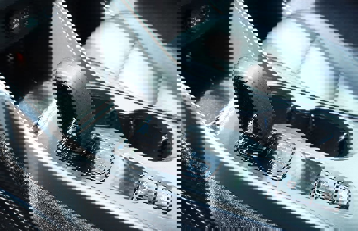 Used 2022 Volvo XC40 T4 Momentum image 48