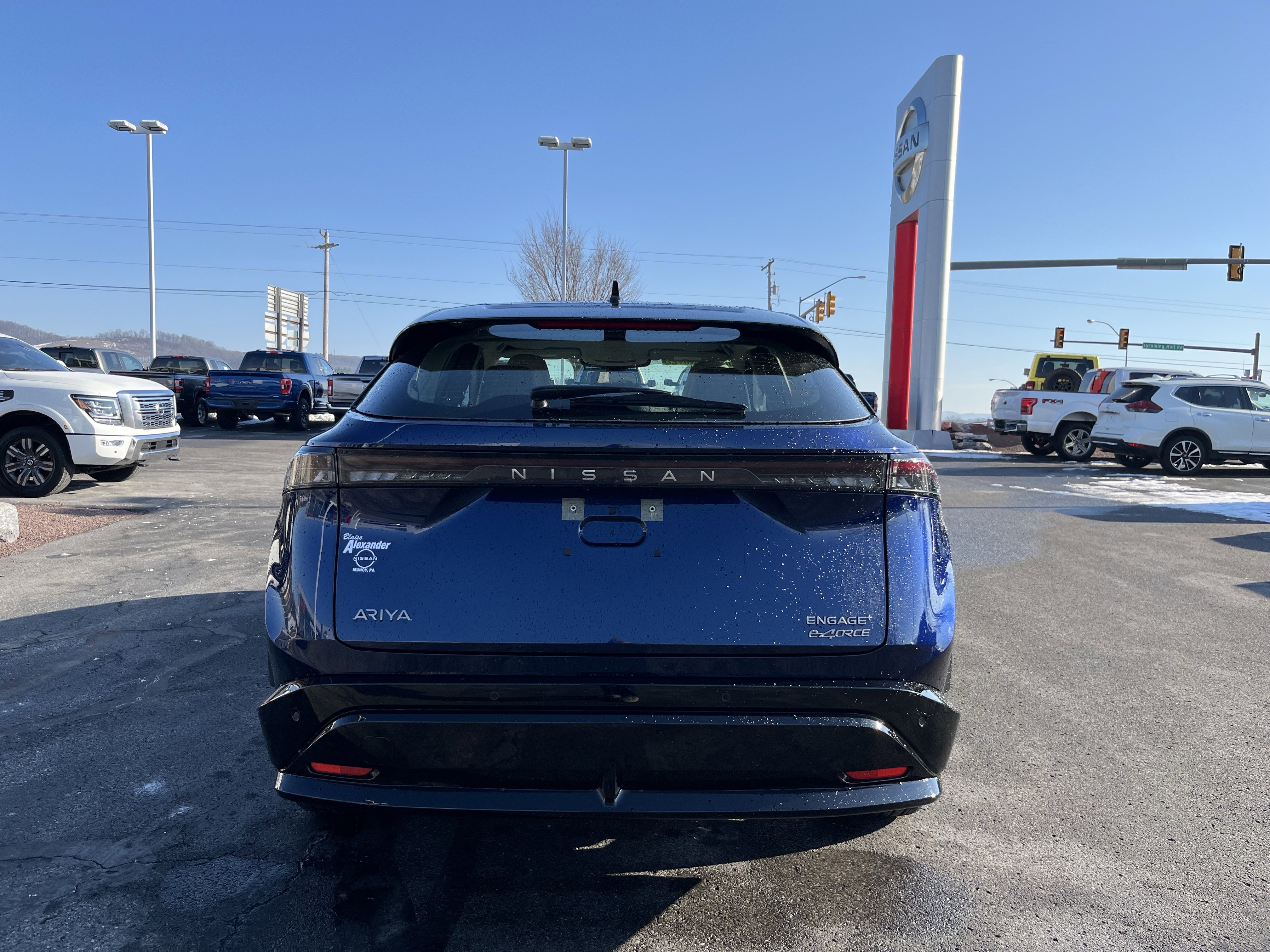 Used 2023 Nissan Ariya AWD video 4