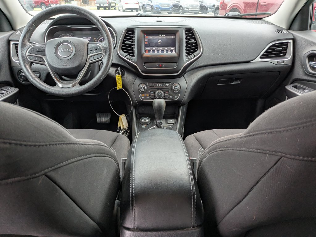 Used 2019 Jeep Cherokee Latitude w/ Popular Appearance Group AWD/4WD image 12