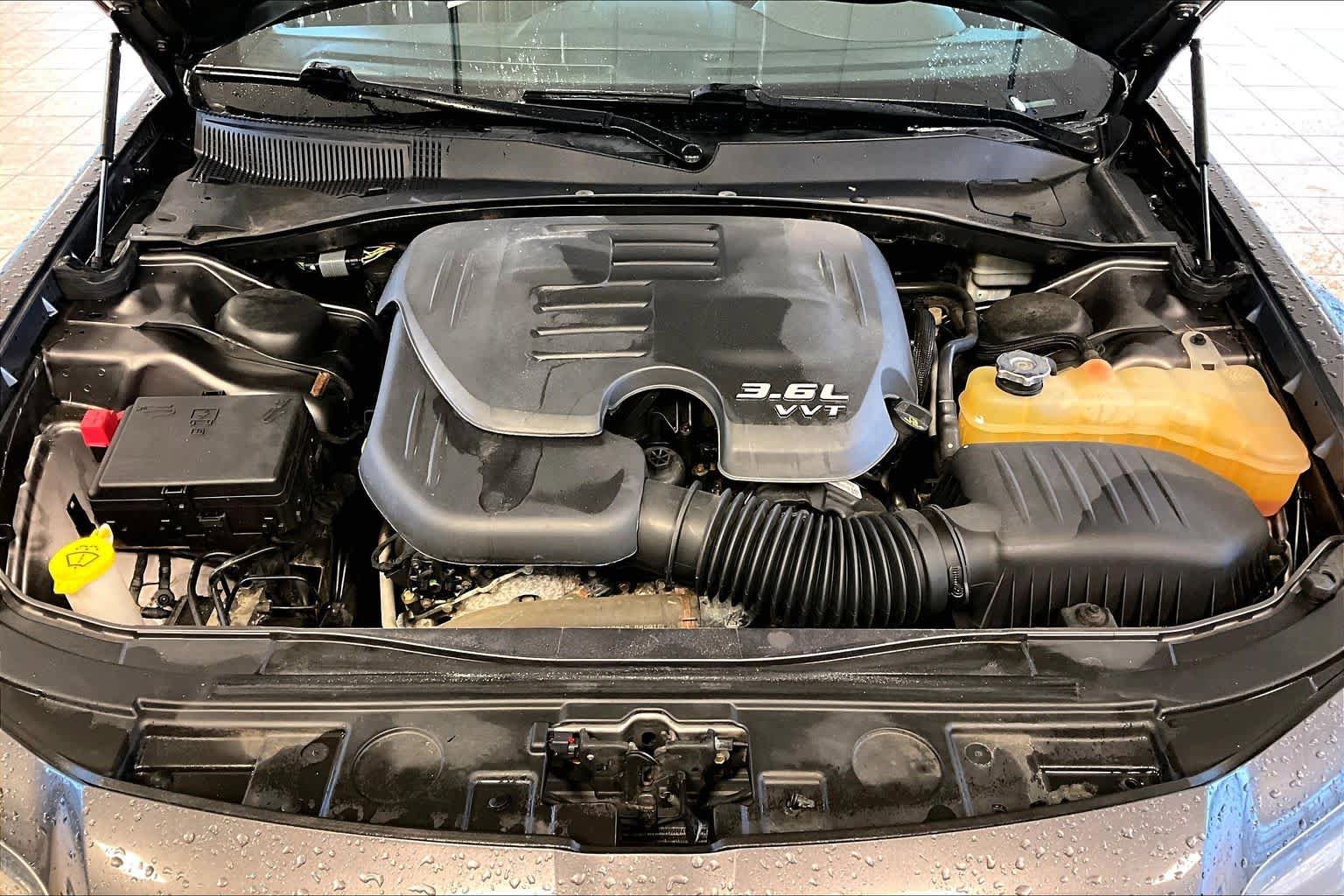 Used 2014 Chrysler 300 S AWD/4WD image 29