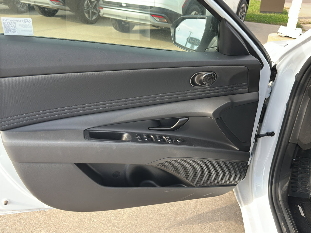 New 2025 Hyundai Elantra Sport image 11