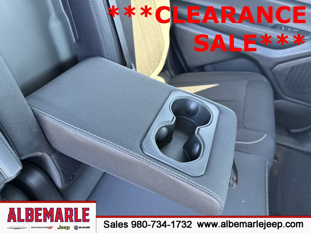 Used 2024 Jeep Grand Cherokee L Laredo w/ Luxury Tech Group I image 40