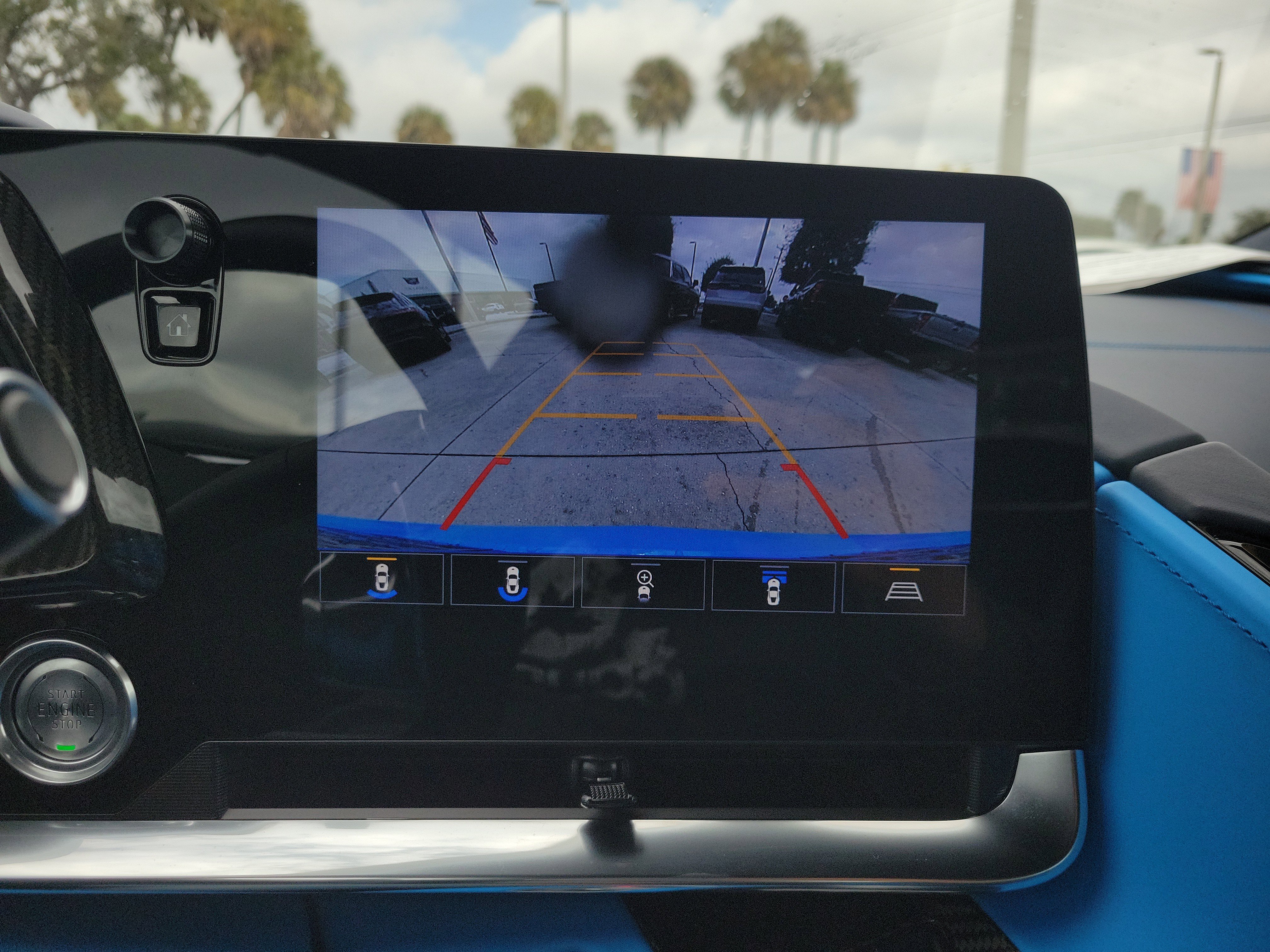 Used 2021 Chevrolet Corvette Stingray Premium Cpe w/ Z51 Performance Package image 18