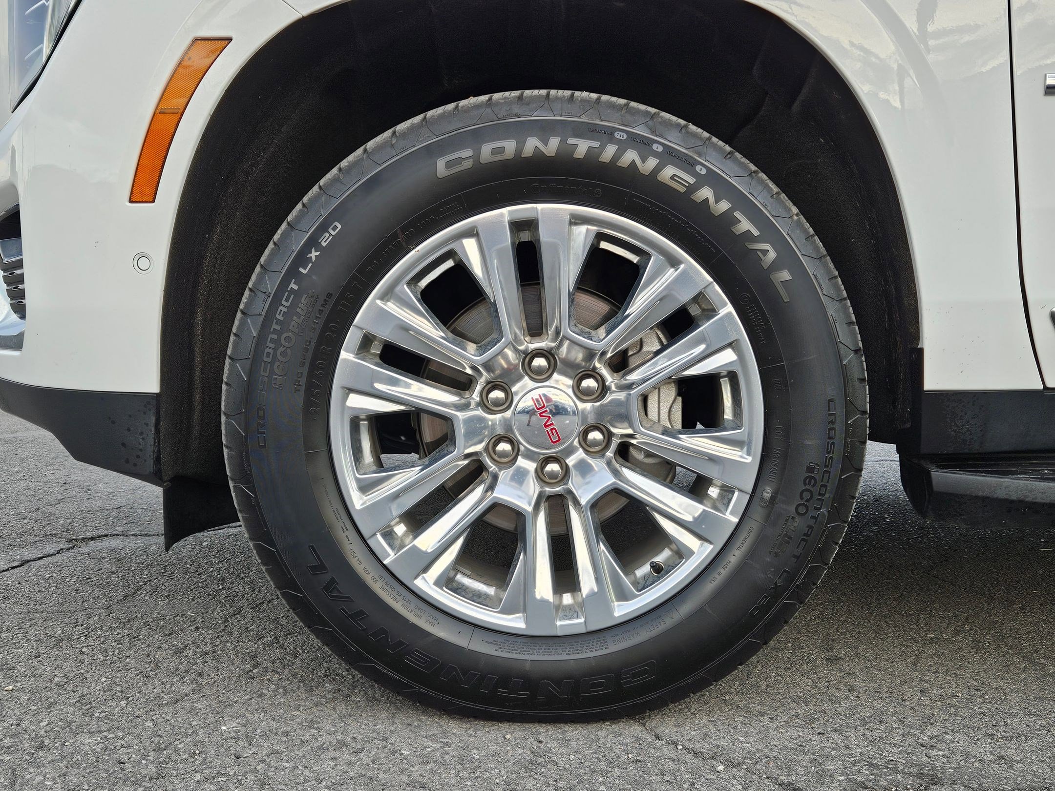 Used 2025 GMC Yukon Denali image 14