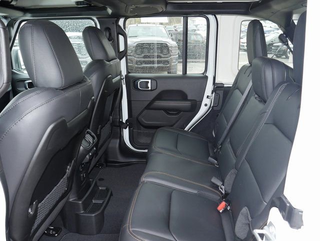 New 2026 Jeep Wrangler Sahara AWD/4WD image 18