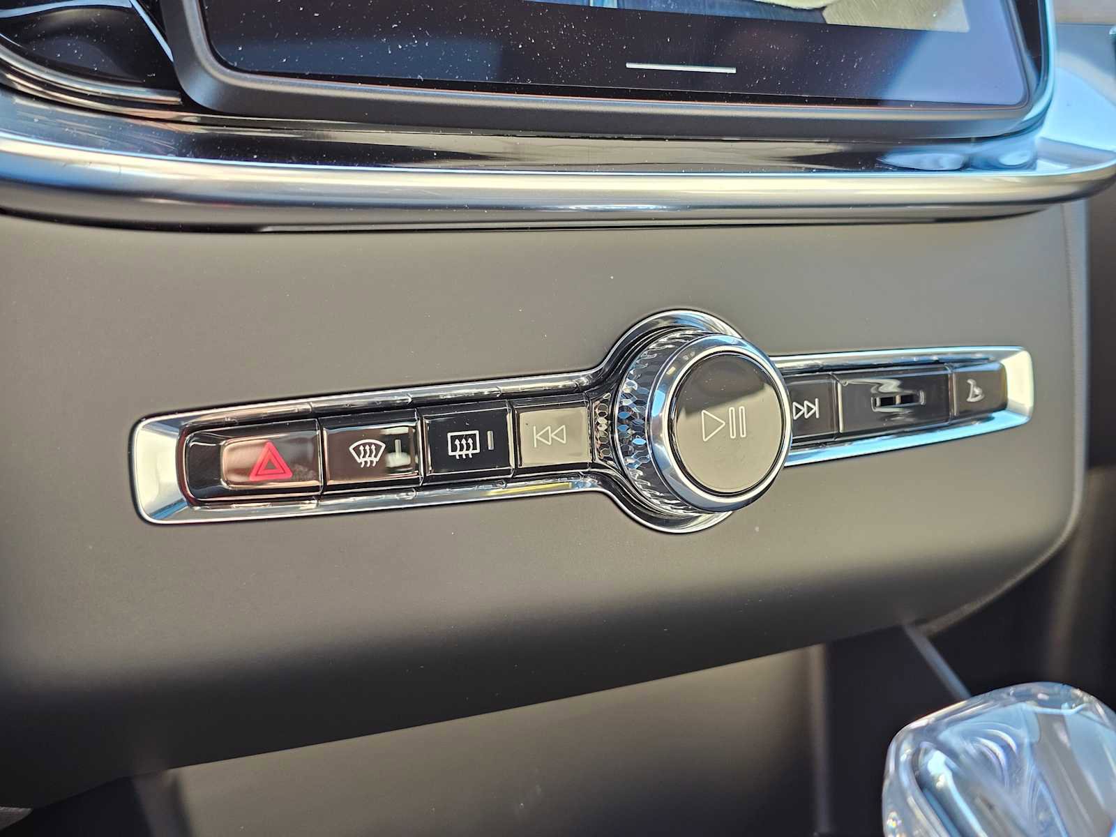 New 2026 Volvo XC90 B6 Plus image 24