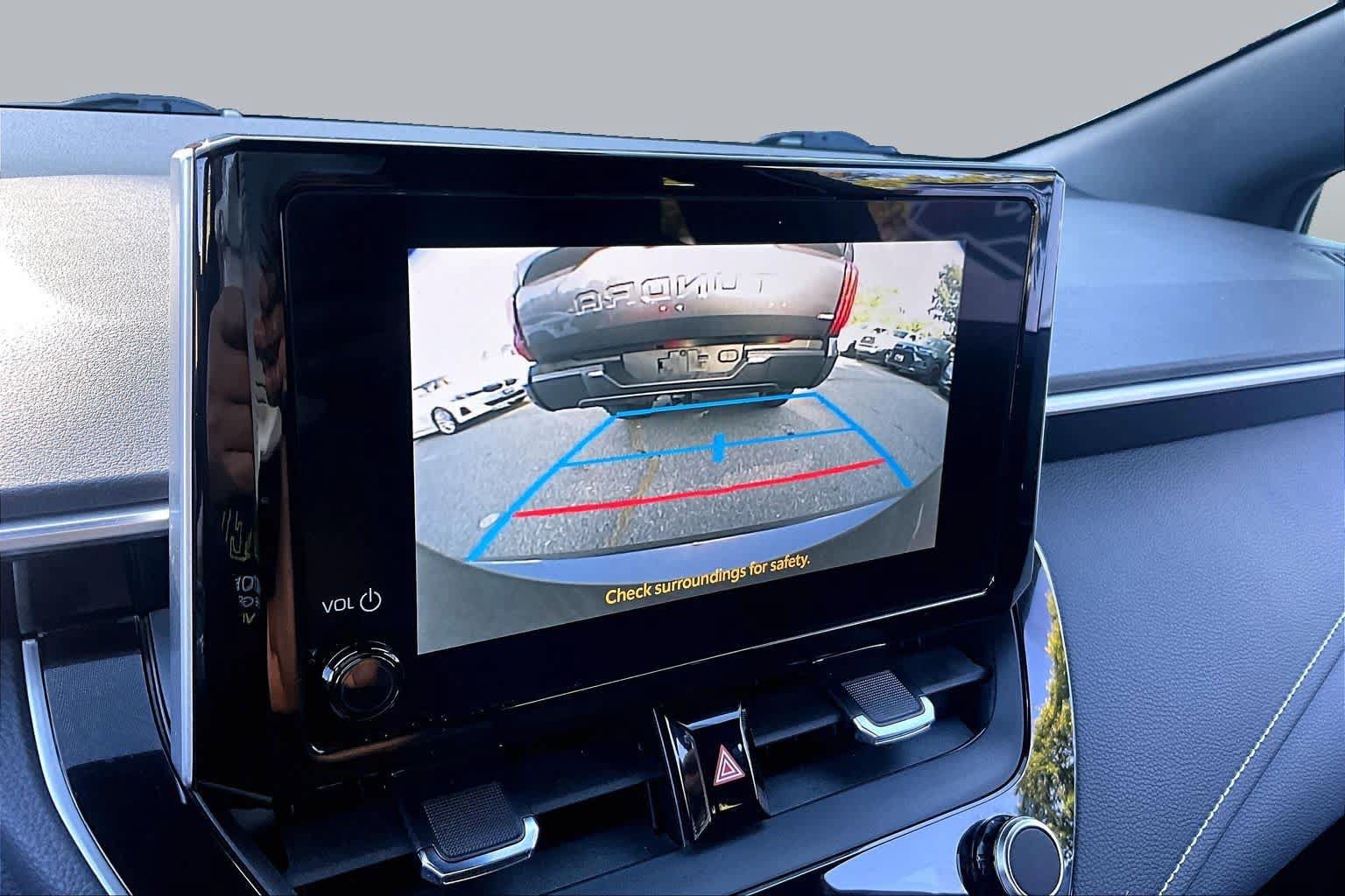 Used 2025 Toyota Corolla SE w/ SE Package FWD image 27