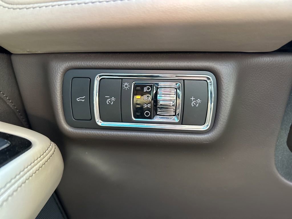 Used 2022 Lincoln Aviator Reserve w/ Elements Package Plus image 29