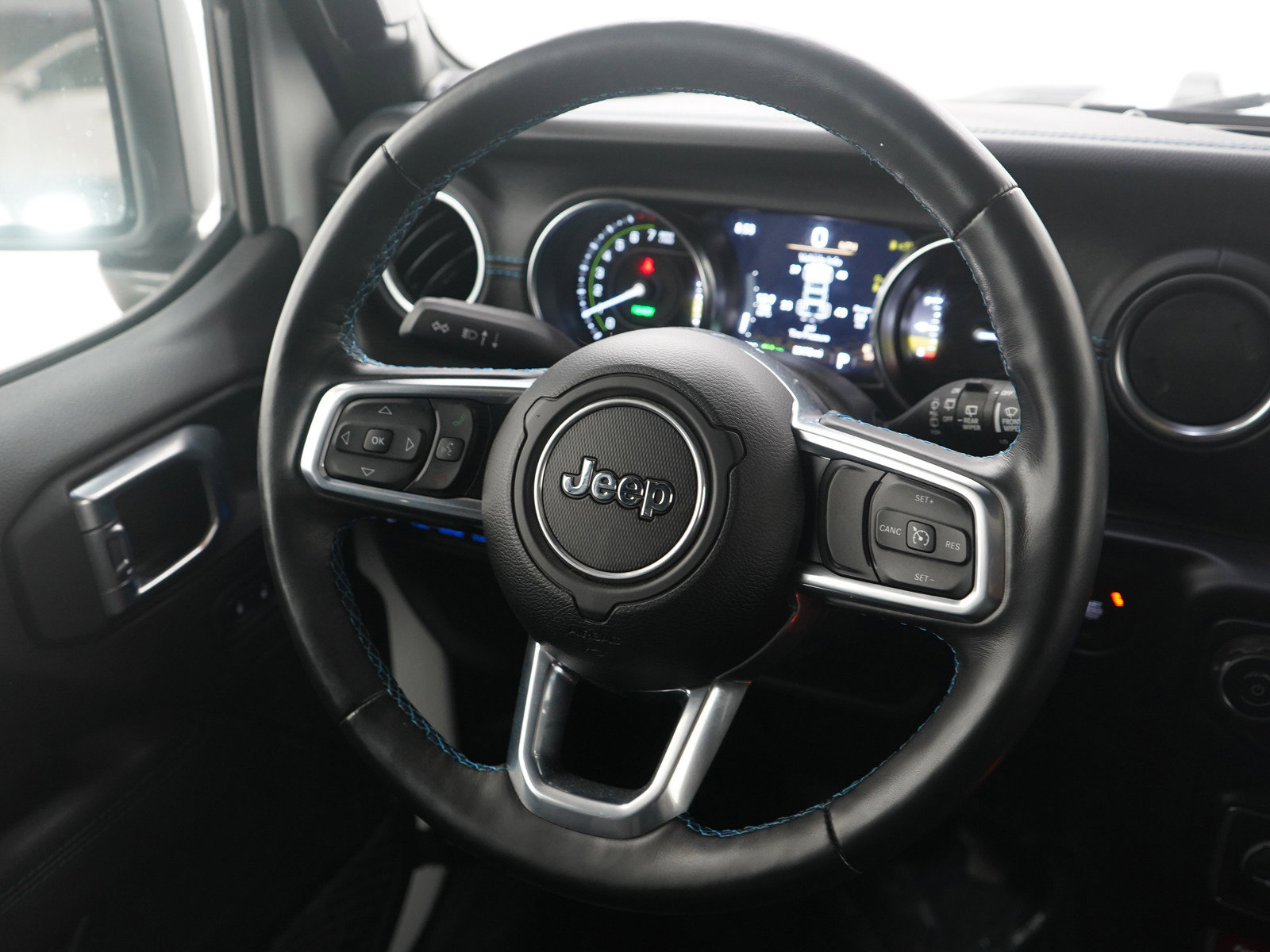 Used 2021 Jeep Wrangler Unlimited Rubicon 4xe w/ Steel Bumper Group image 14