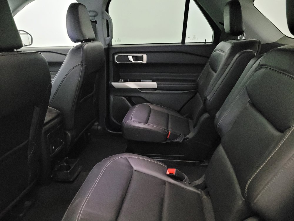 Used 2023 Ford Explorer XLT w/ Equipment Group 202A AWD/4WD image 18