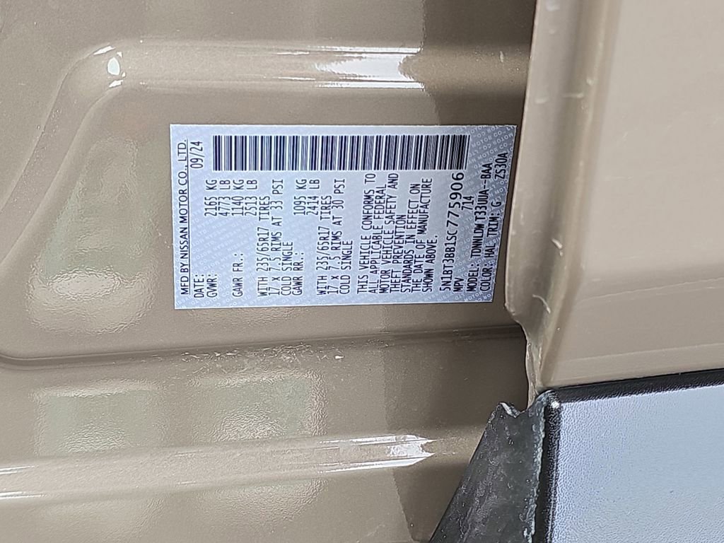 Used 2025 Nissan Rogue SV image 37