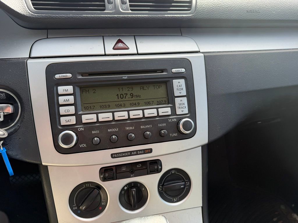 Used 2009 Volkswagen Passat Komfort image 9