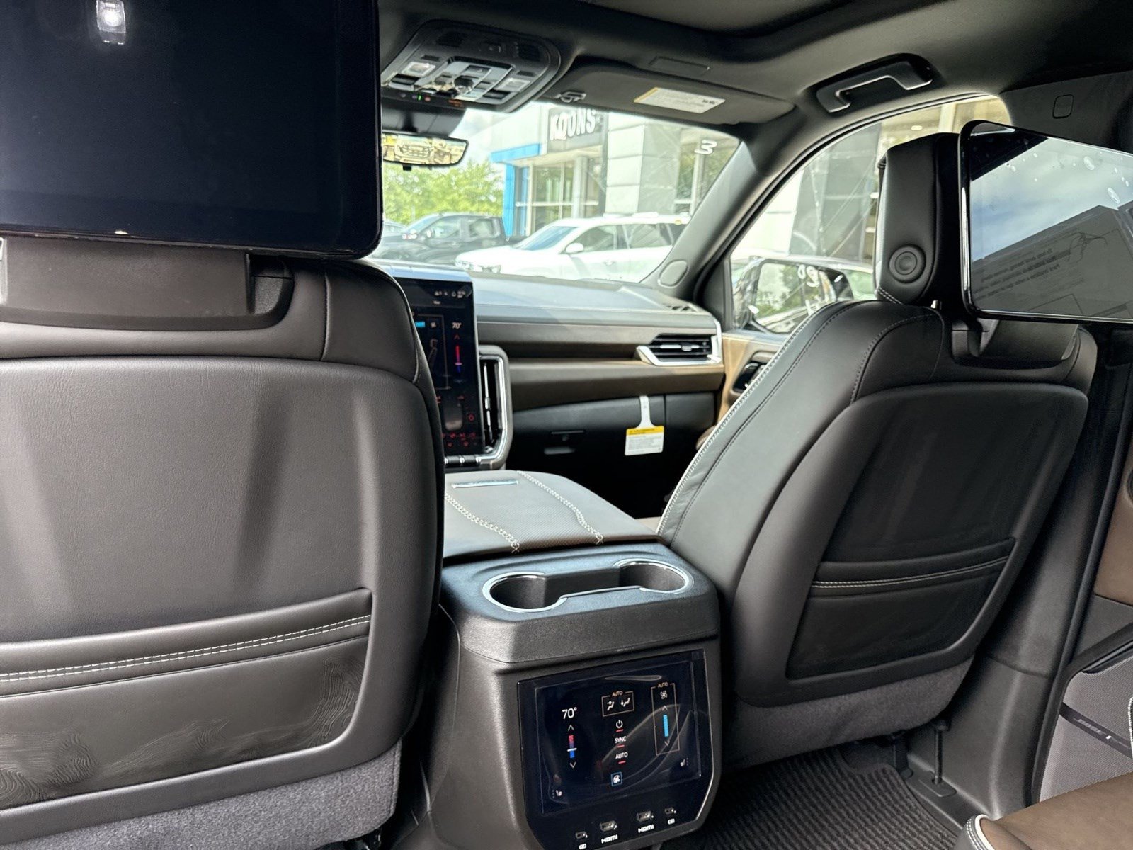 New 2026 GMC Yukon XL Denali Ultimate AWD/4WD image 17