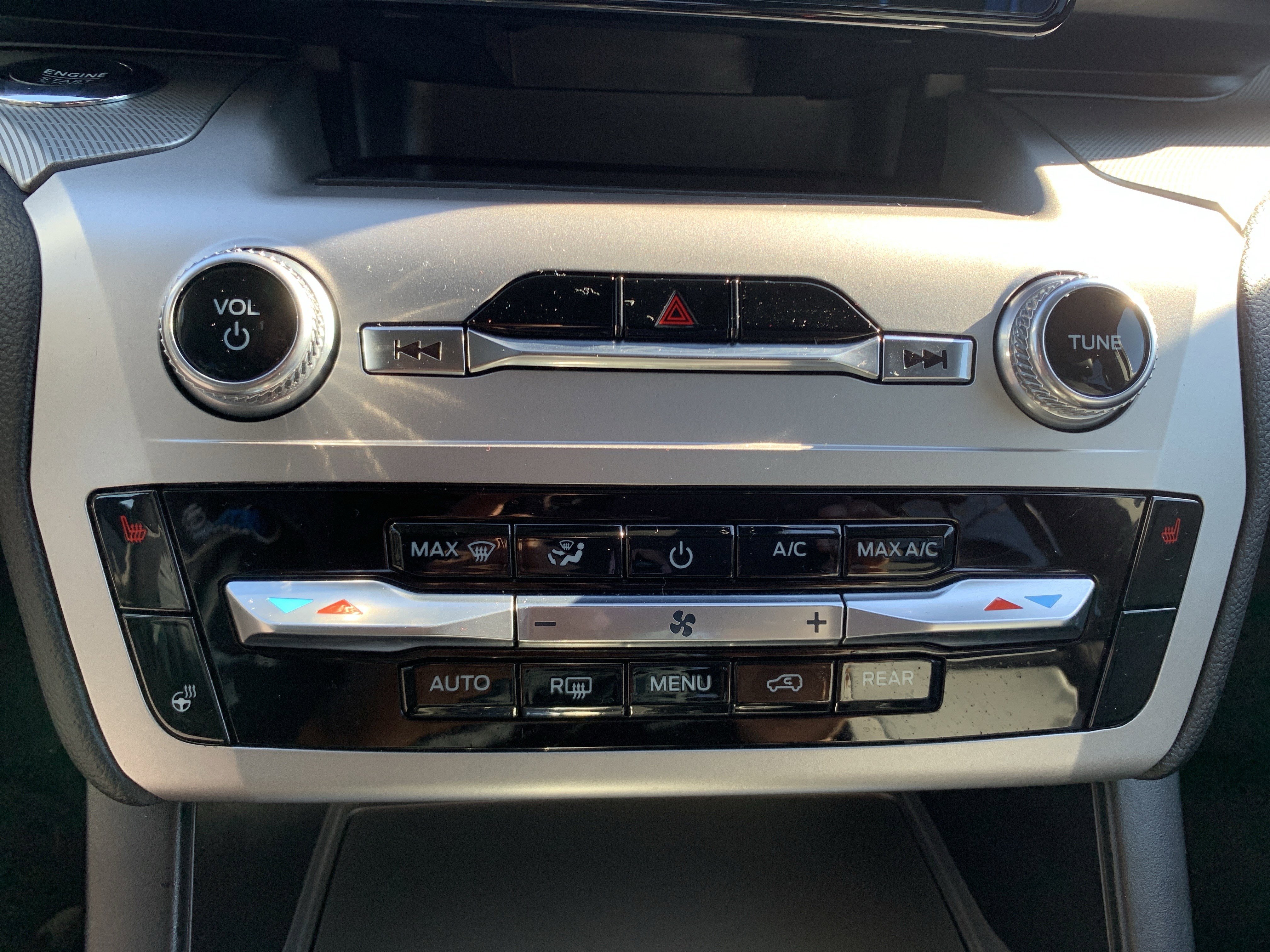 Used 2022 Ford Explorer XLT w/ Equipment Group 202A image 29