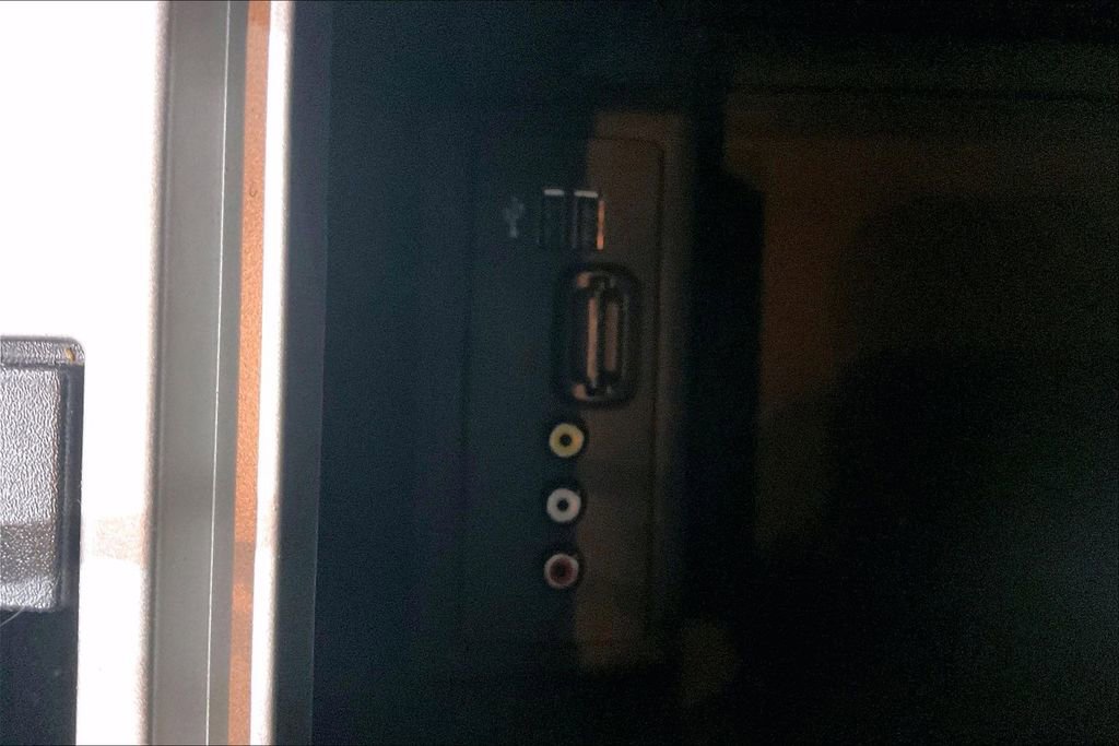 Used 2014 Ford F150 FX4 w/ Equipment Group 402A Luxury image 32