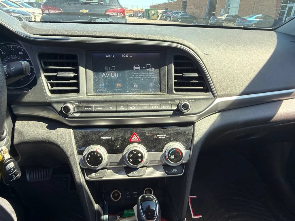 Used 2019 Hyundai Elantra SEL w/ Winter Weather Package FWD image 9