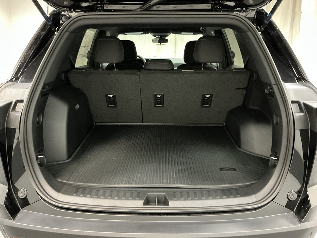 New 2027 Chevrolet Equinox LT w/ LPO, Floor Liner Package AWD/4WD image 31