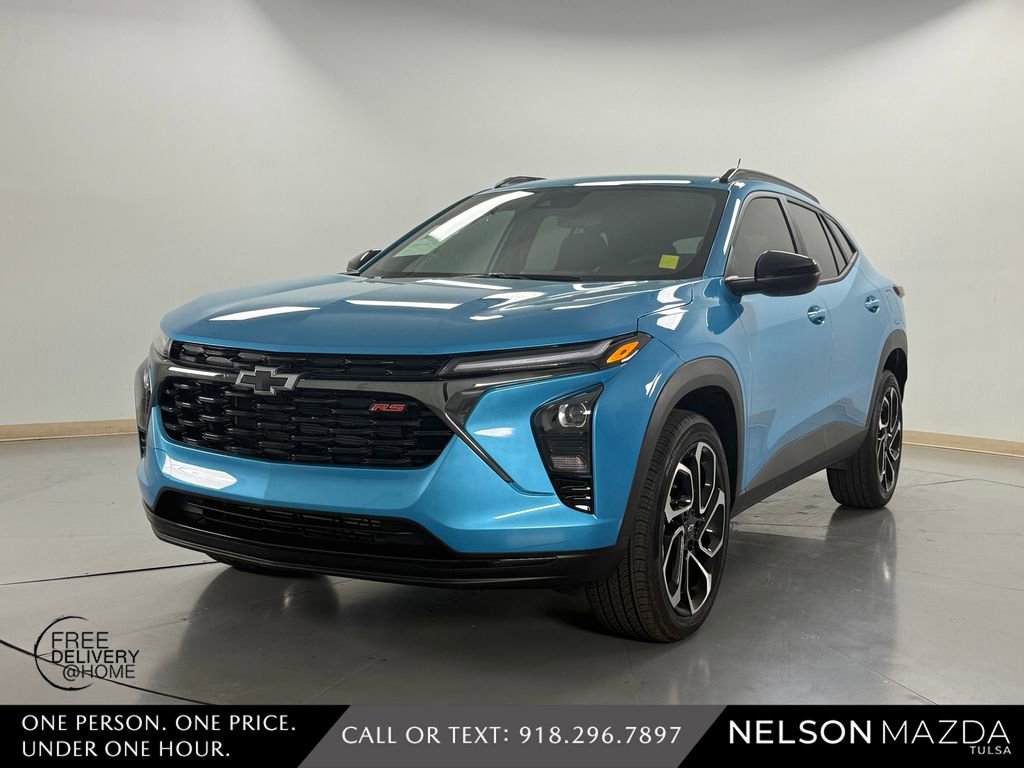 Used 2025 Chevrolet Trax RS w/ Driver Confidence Package image 1