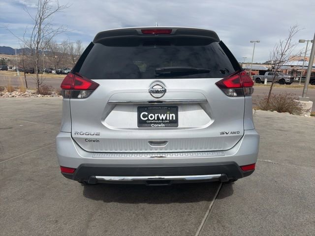 Used 2017 Nissan Rogue SV image 7