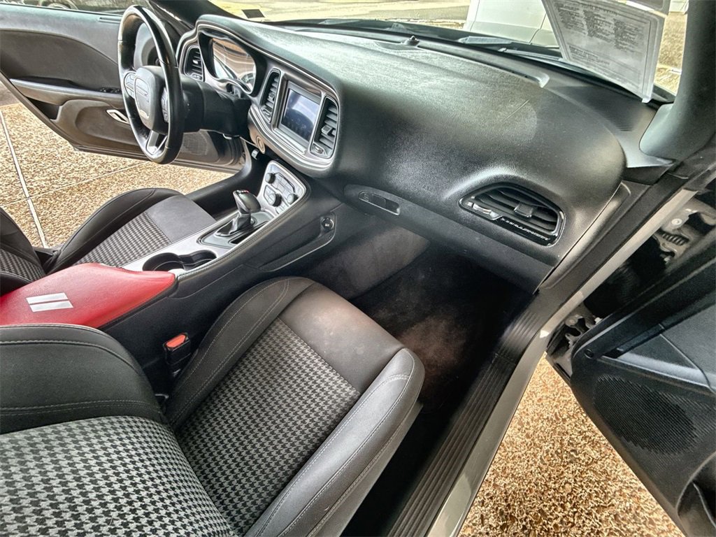 Used 2019 Dodge Challenger SXT w/ Blacktop Package image 26