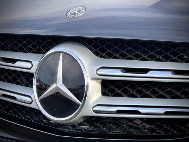 Used 2020 Mercedes-Benz GLC 300 4MATIC image 4