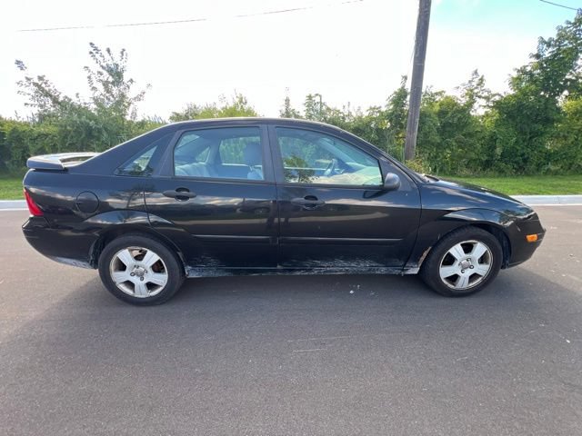 Used 2006 Ford Focus ZX4 Sedan FWD image 4