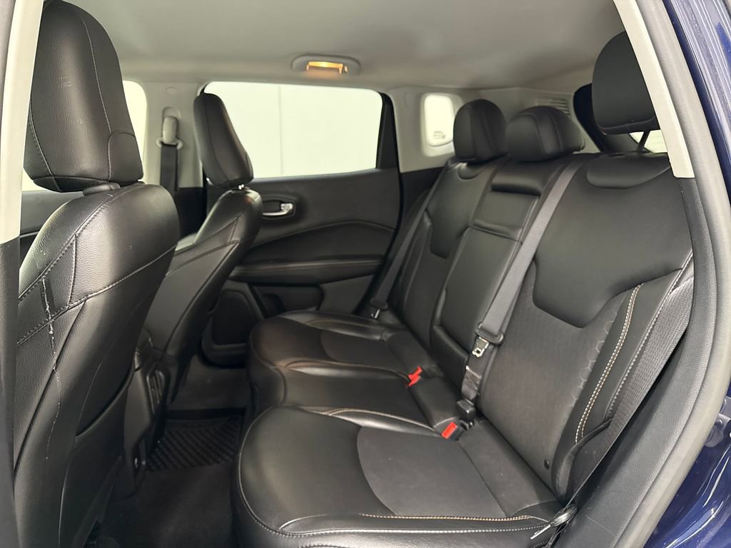 Used 2020 Jeep Compass Latitude w/ Cold Weather Group AWD/4WD image 24