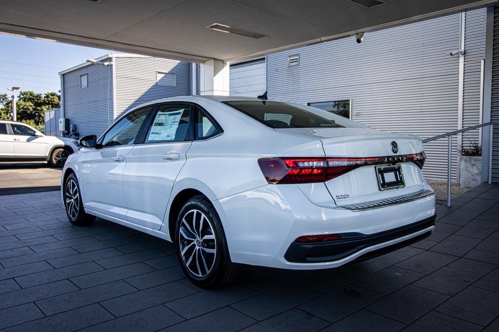 New 2026 Volkswagen Jetta SE FWD image 13