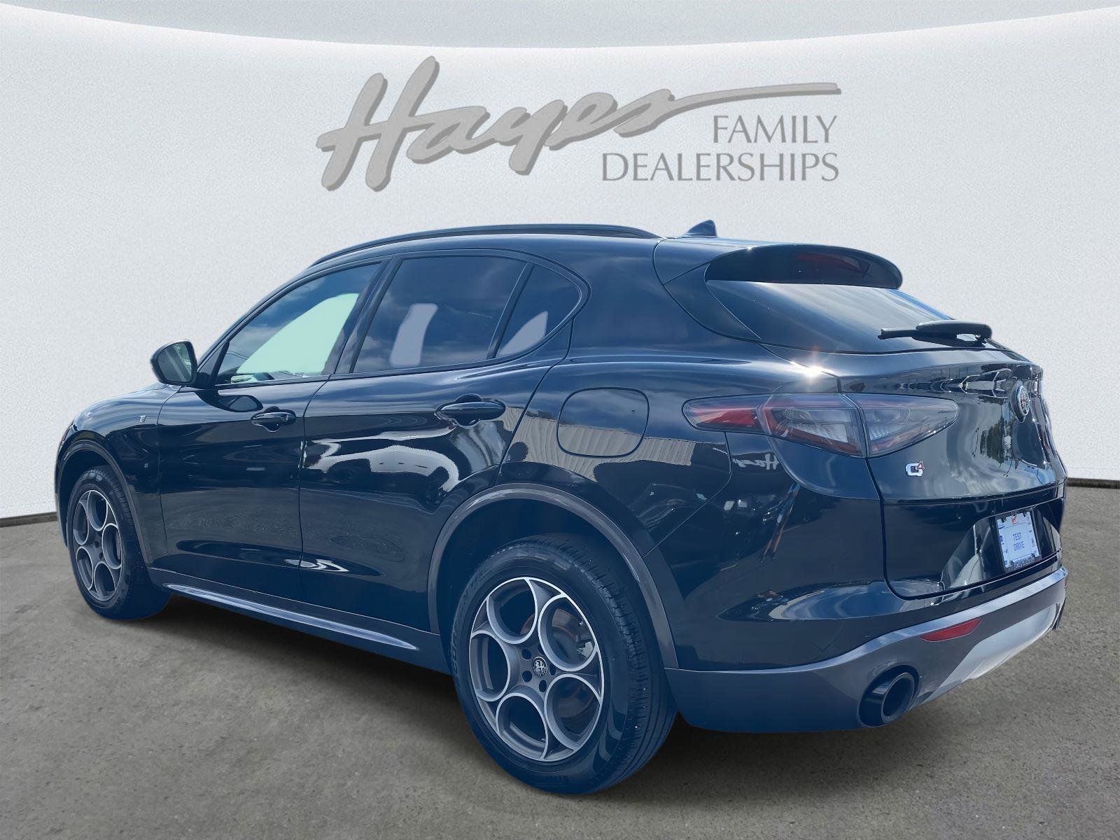 Used 2024 Alfa Romeo Stelvio Ti image 37