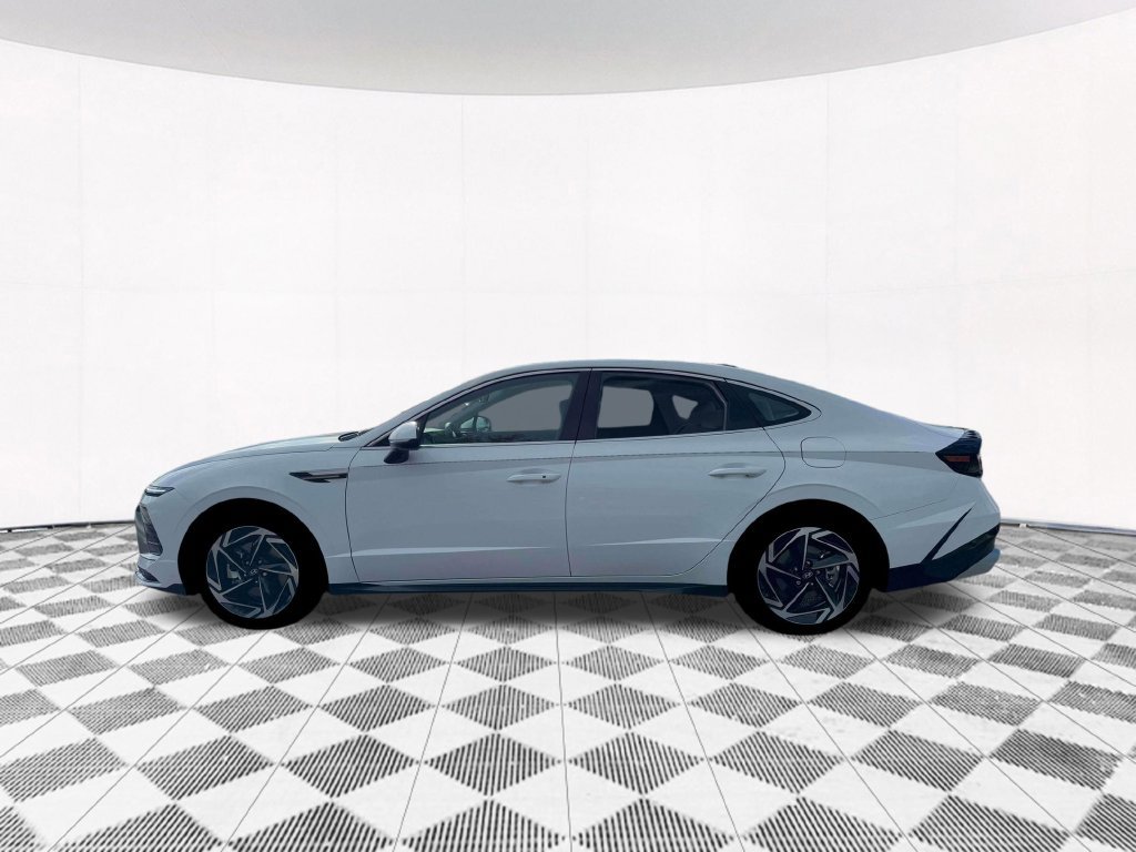 New 2026 Hyundai Sonata SEL FWD image 3